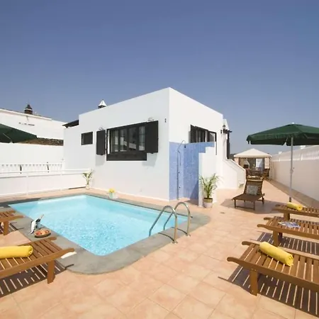 Puerto Del Carmen Sleeps 6 Pool Wifi Villa *