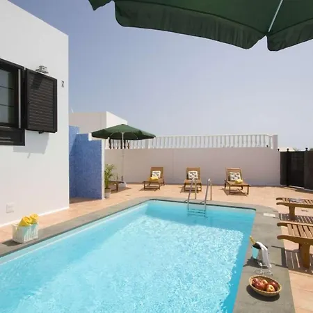 Puerto Del Carmen Sleeps 6 Pool Wifi