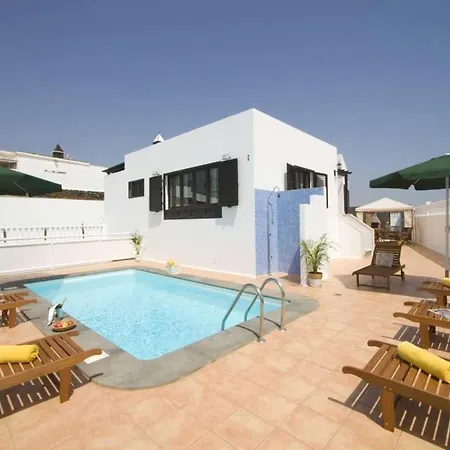 Вилла Puerto Del Carmen Sleeps 6 Pool Wifi *