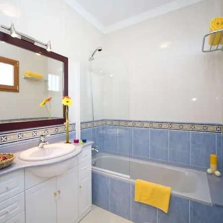 Puerto Del Carmen Sleeps 6 Pool Wifi Вилла